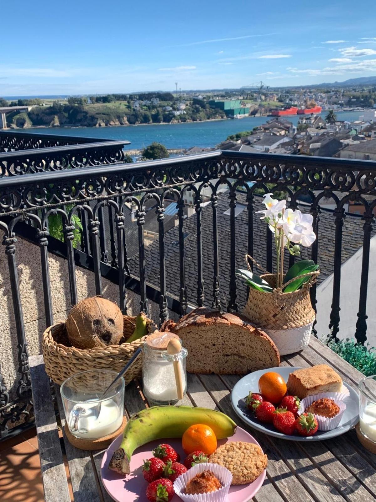 Moderno Piso Con La Mejor Terraza De Ribadeo Y Vistas Maravillosas 외부 사진