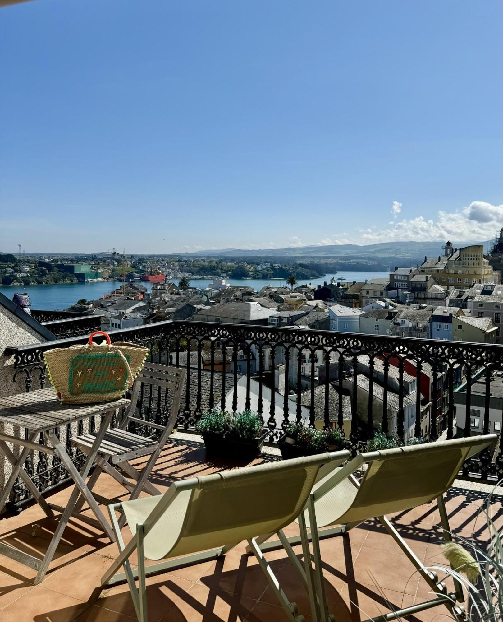 Moderno Piso Con La Mejor Terraza De Ribadeo Y Vistas Maravillosas 외부 사진
